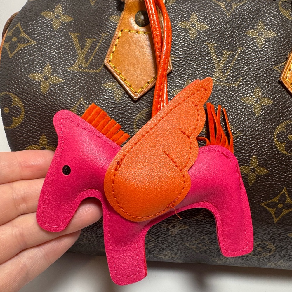 Pink & Orange Two-Tone Pegasus Horse Bag Charm Keychain – PU Vegan Leather - Picture 3 of 3